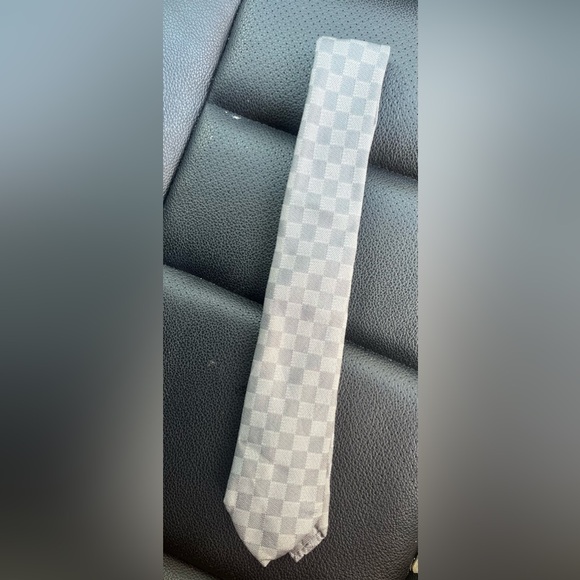 Louis Vuitton Men’s Tie - Picture 2 of 3